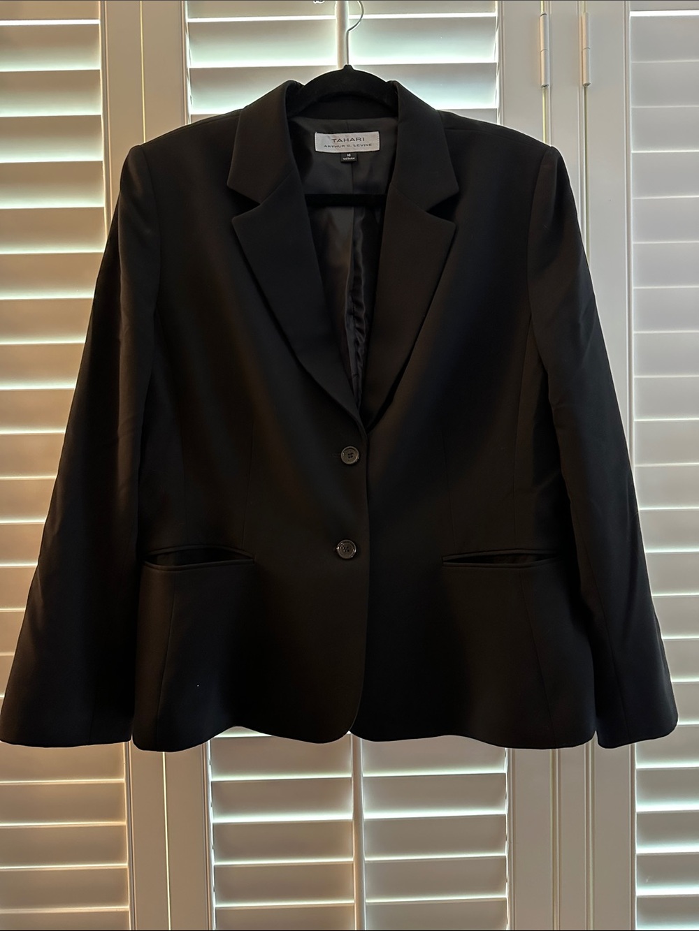 Tahari Arthur S. Levine Black Blazer sz 16